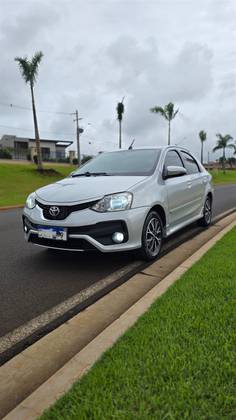 TOYOTA ETIOS 1.5 PLATINUM SEDAN 16V FLEX 4P AUTOMÁTICO